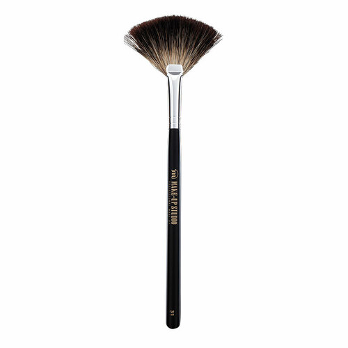 Make-Up Studio Amsterdam Fan Shaped Brush No 31